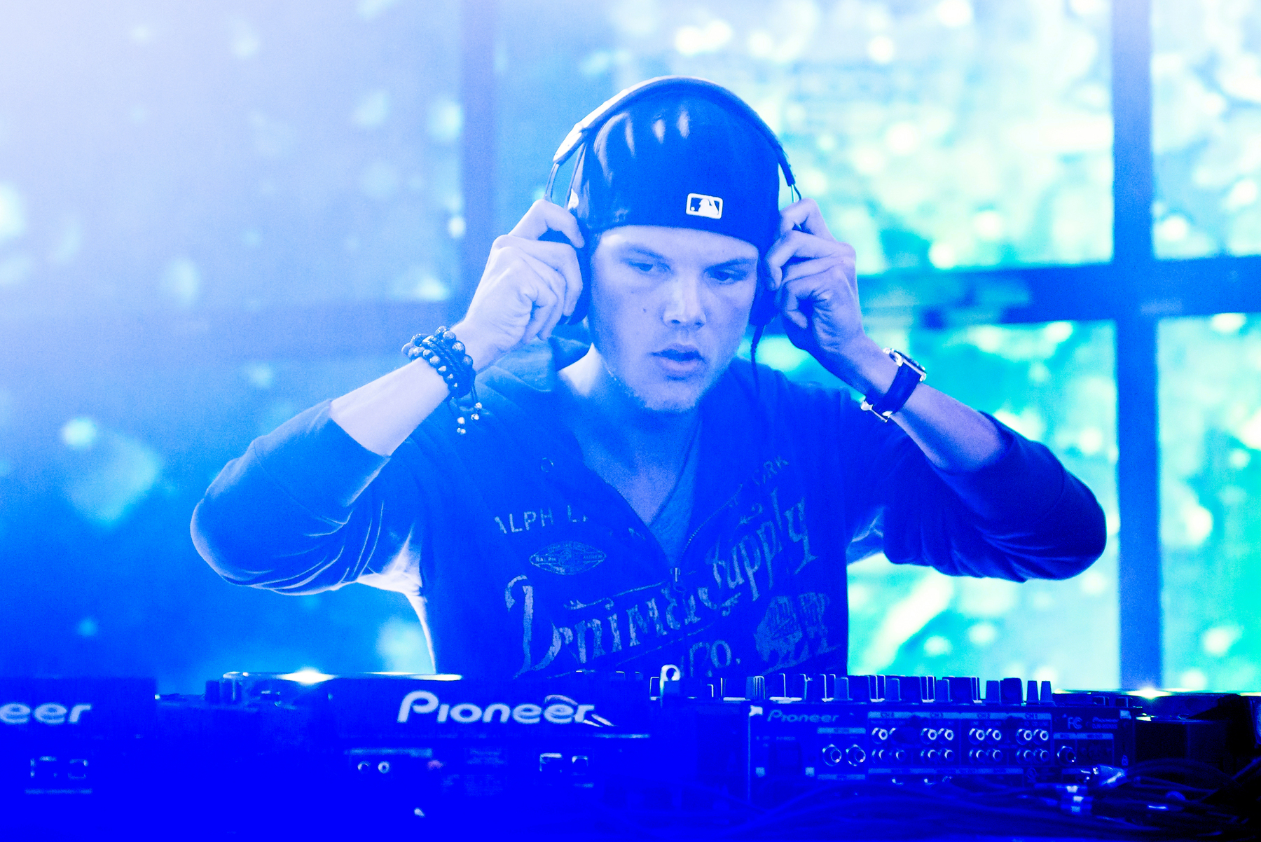 Avicii, son EP "The Days/Nights" disponible en Azikmut